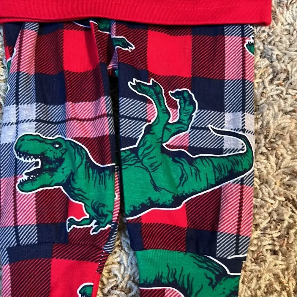 NWT - The Children’s Place - Christmas PJs- Size 0-3 Months